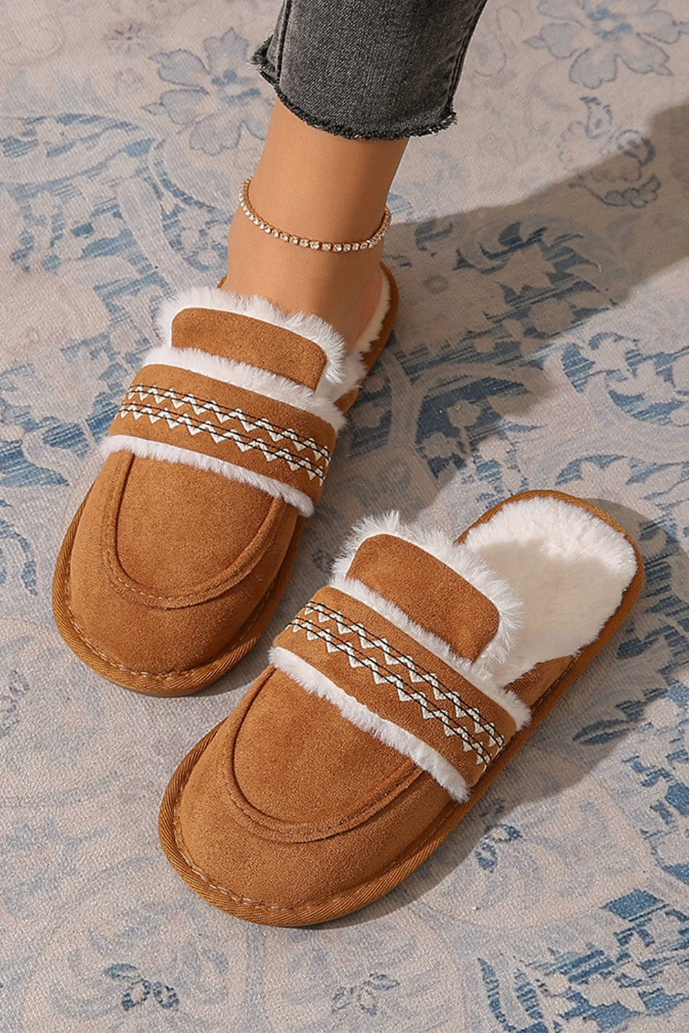 Suede Wavy Striped Plush Lined Slippers