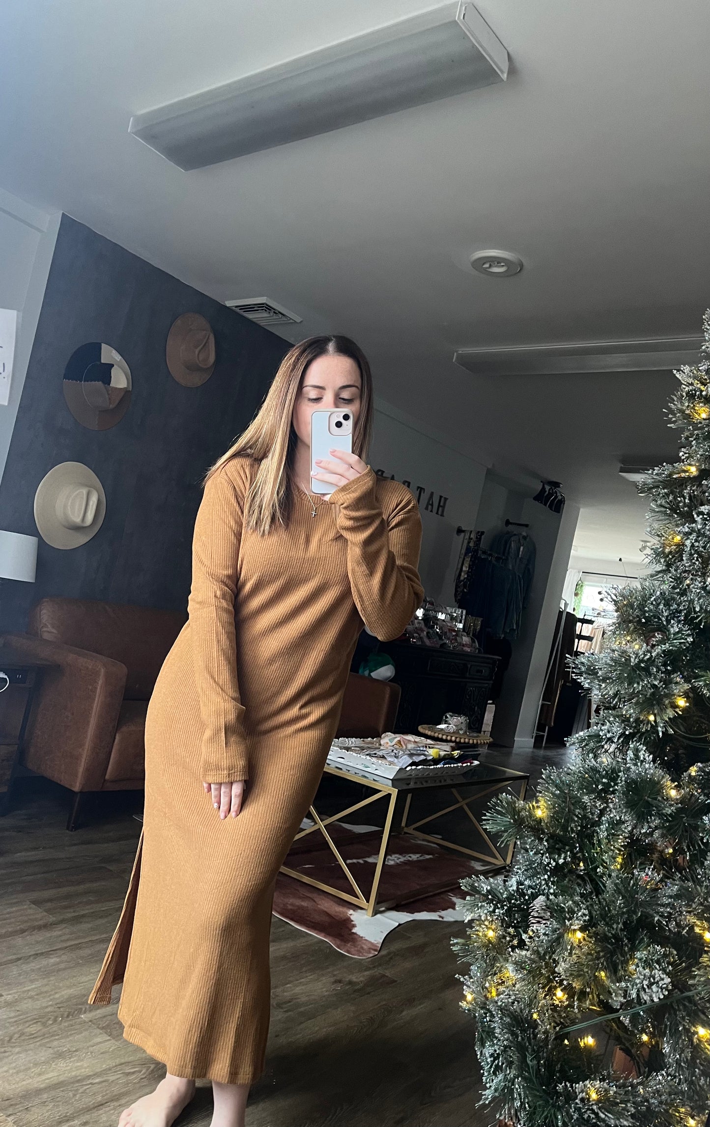 RIBBED LONG SLEEVE MIDI DRESS