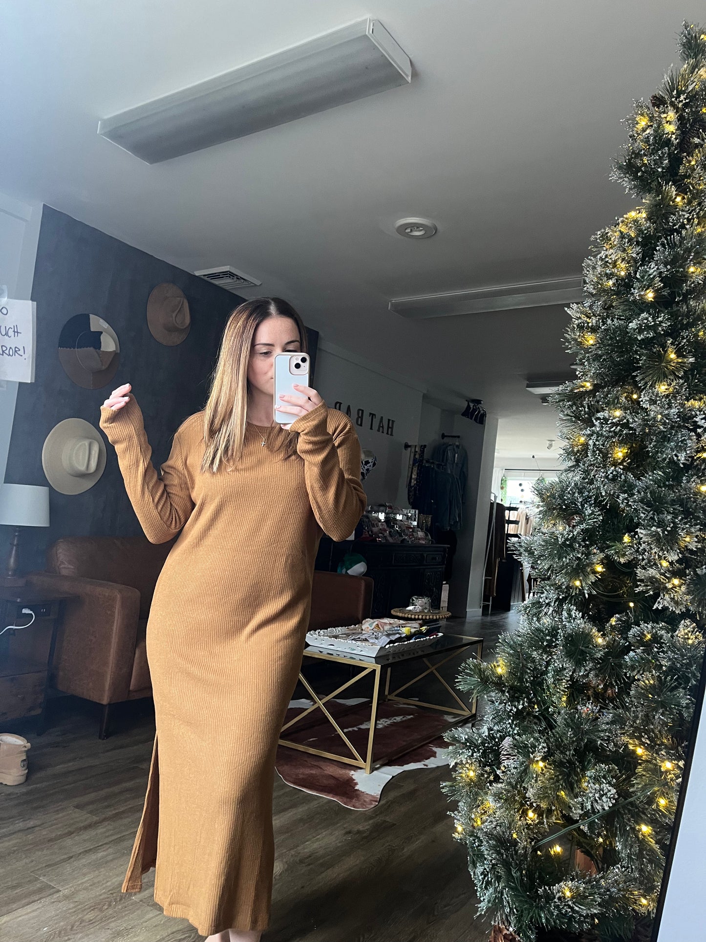 RIBBED LONG SLEEVE MIDI DRESS